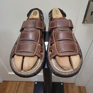 Men Hush puppies Leather Sandals.